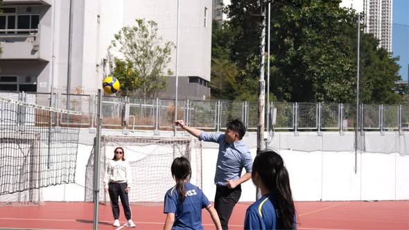 本校四社師生排球比賽圓滿落幕，賽場上師生同場並戰、盡情揮灑熱忱