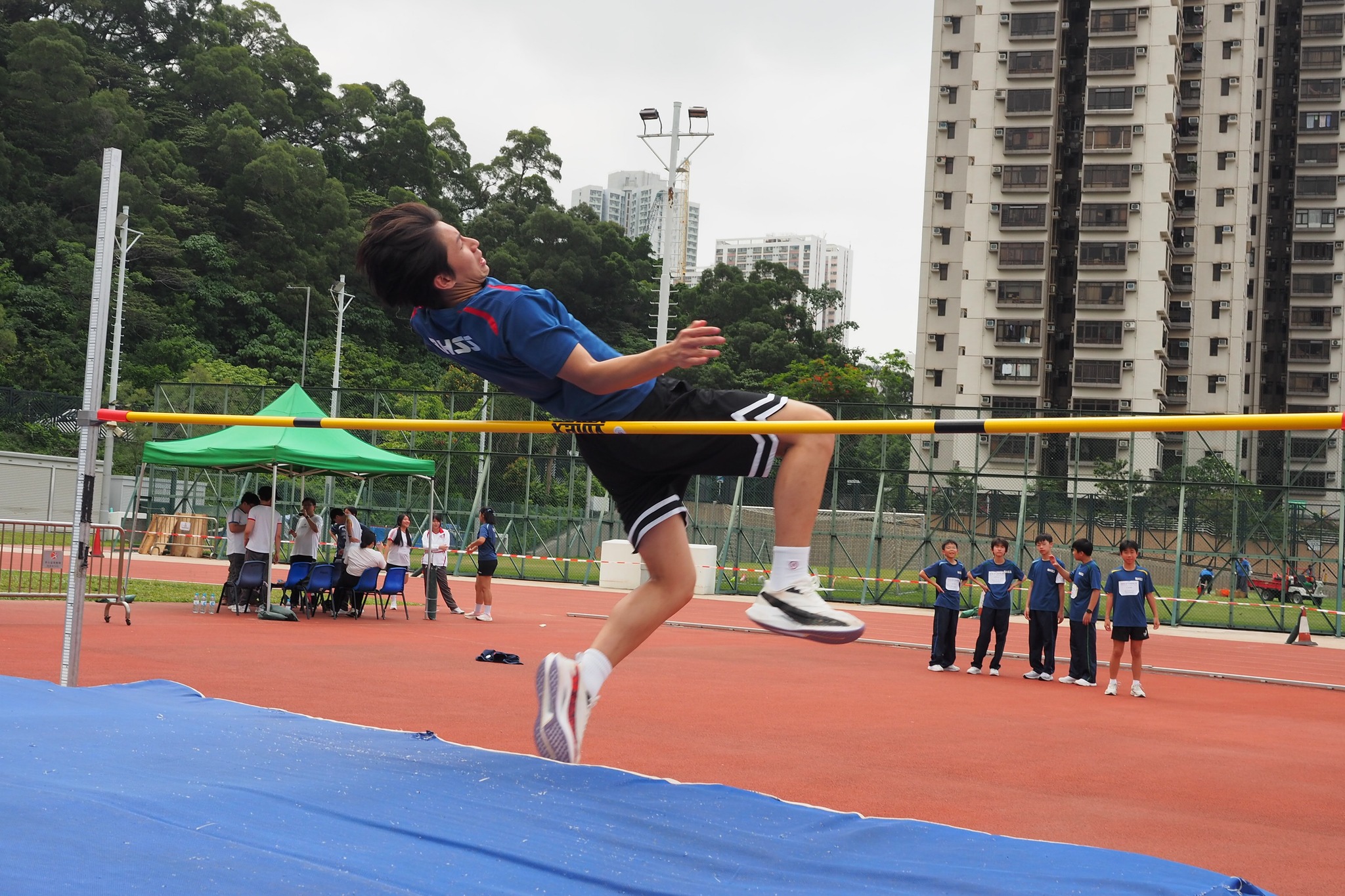 本年度陸運會於5月初舉行，縱然活動期間遇上雨天，導致少部分賽事未能完成，但無損全場熱鬧歡樂的氣氛。 - 圖片 2