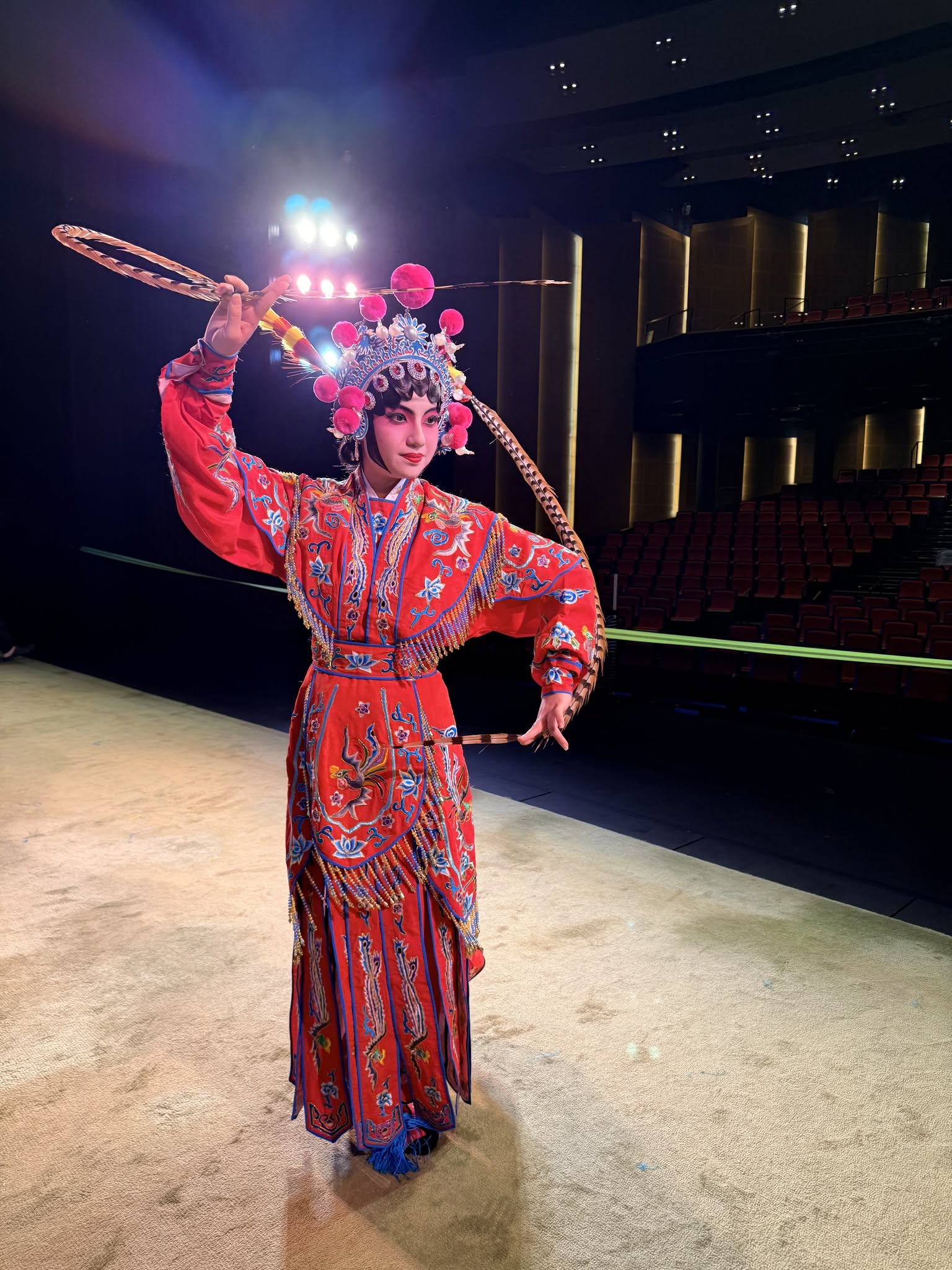 學校本年度參與康文署「少年登台：學校演藝實踐計劃」，與藝團攜手，持續培育學生成為粵劇新星 - 圖片 1