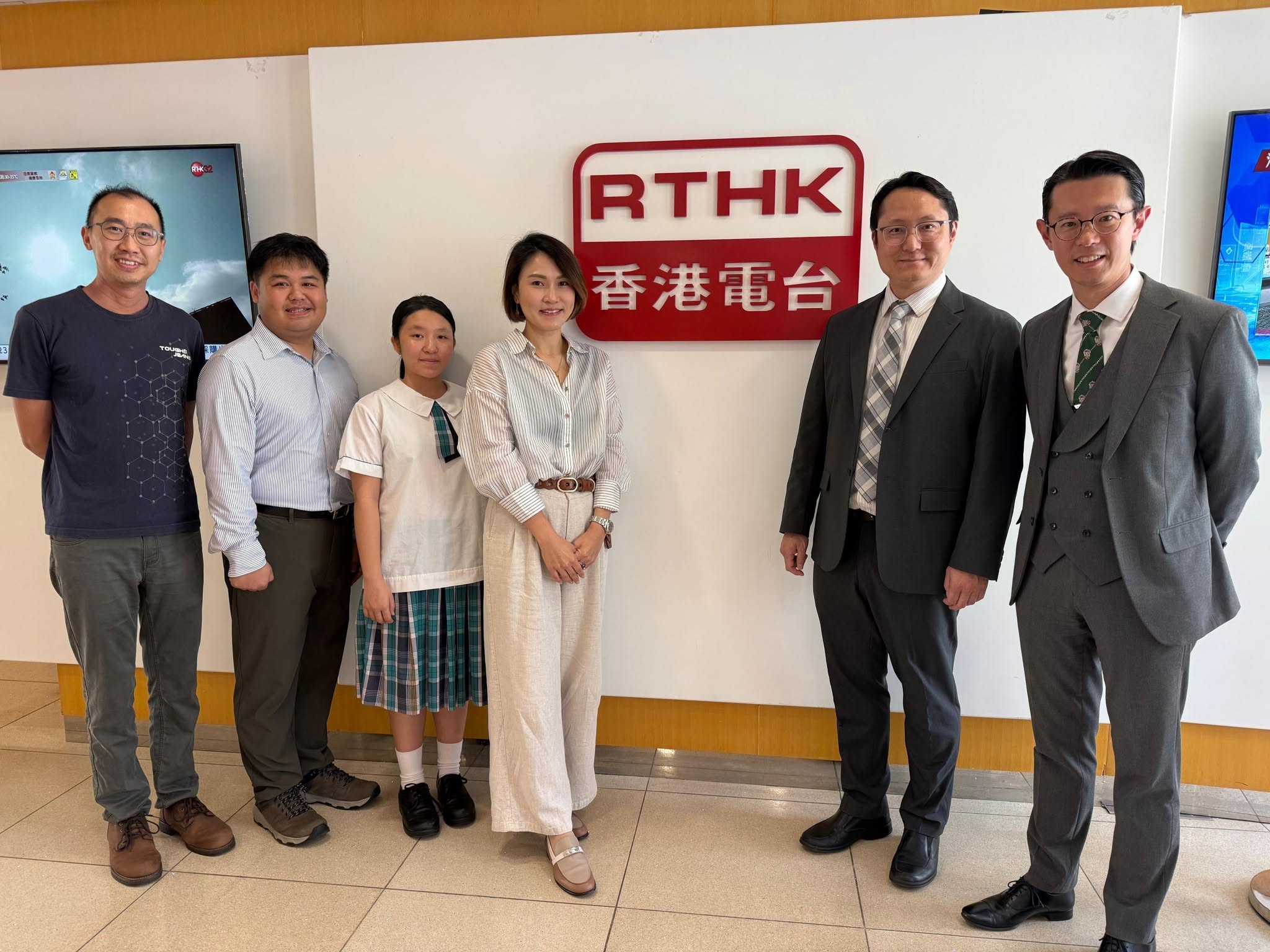 本校獲香港電台文教組邀請，參與《教學有心人》節目錄製，分享學校過去一年與南豐集團及香港小童群益會攜手推動的「約埋你」命運列車生涯規劃探索計劃。 - 圖片 4